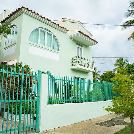 Numero Uno Beach Apartments ซานฮวน ภายนอก รูปภาพ