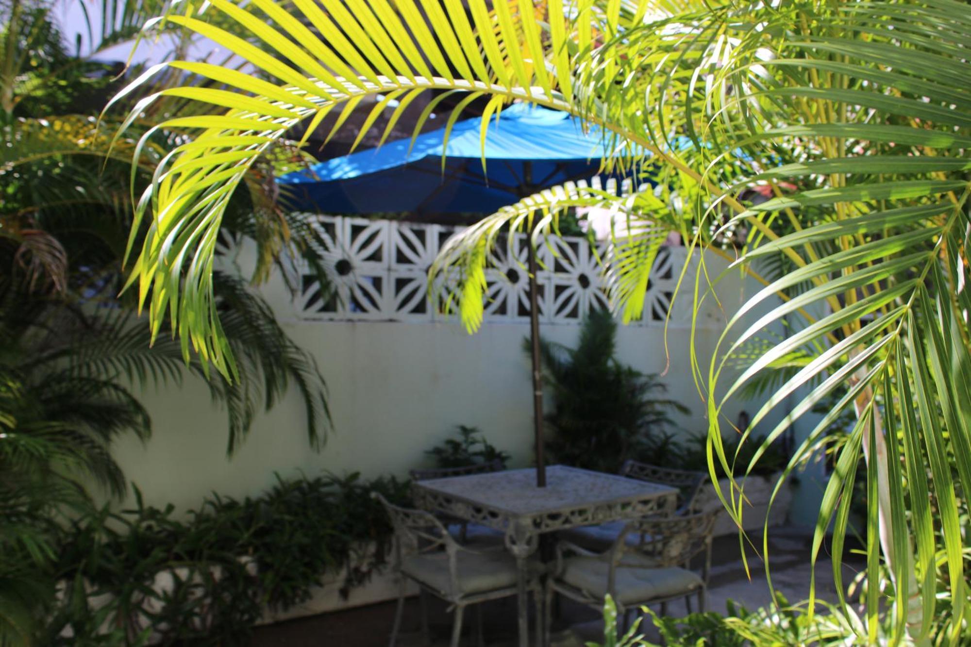 Numero Uno Beach Apartments ซานฮวน ภายนอก รูปภาพ