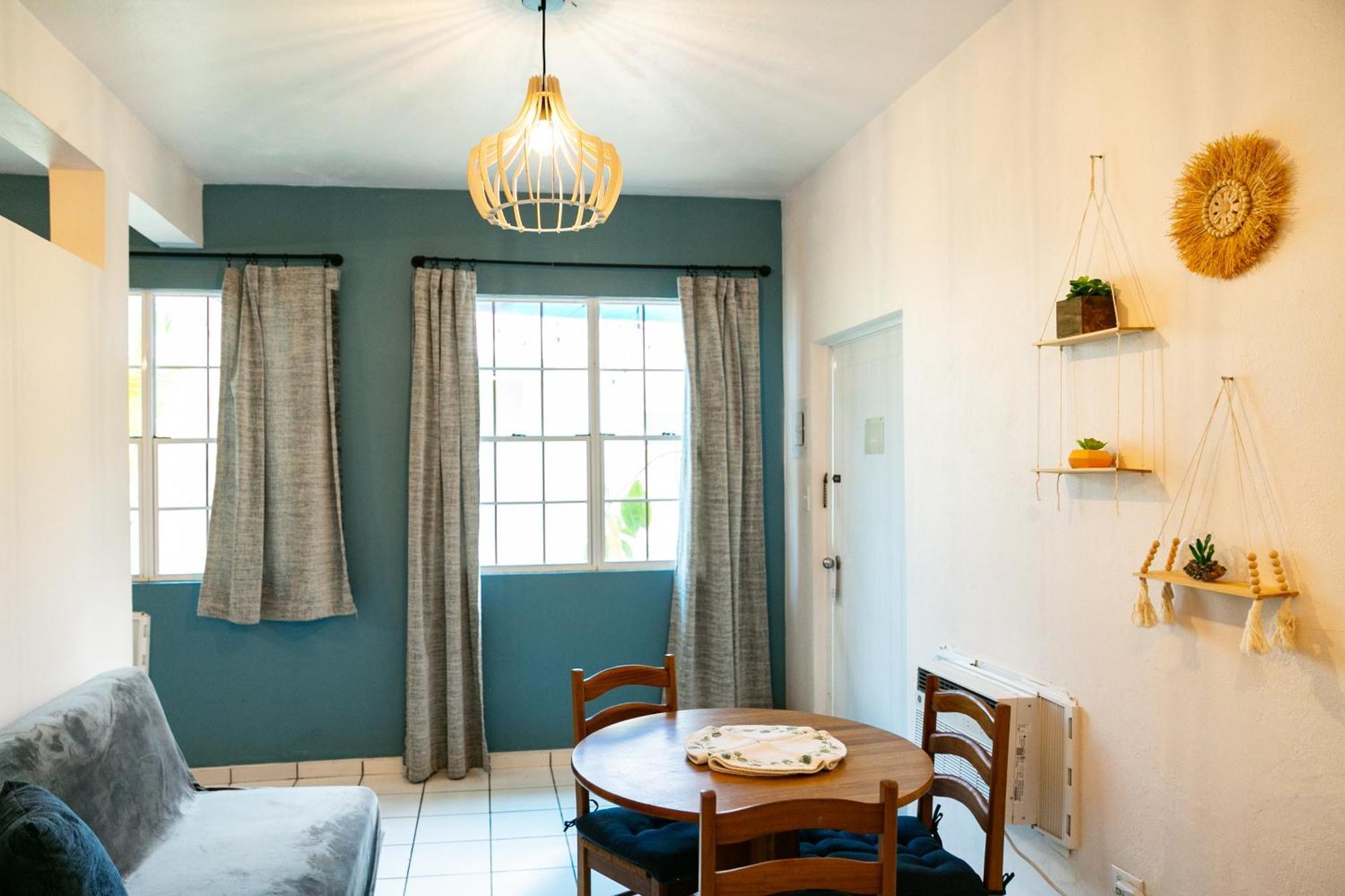 Numero Uno Beach Apartments ซานฮวน ภายนอก รูปภาพ