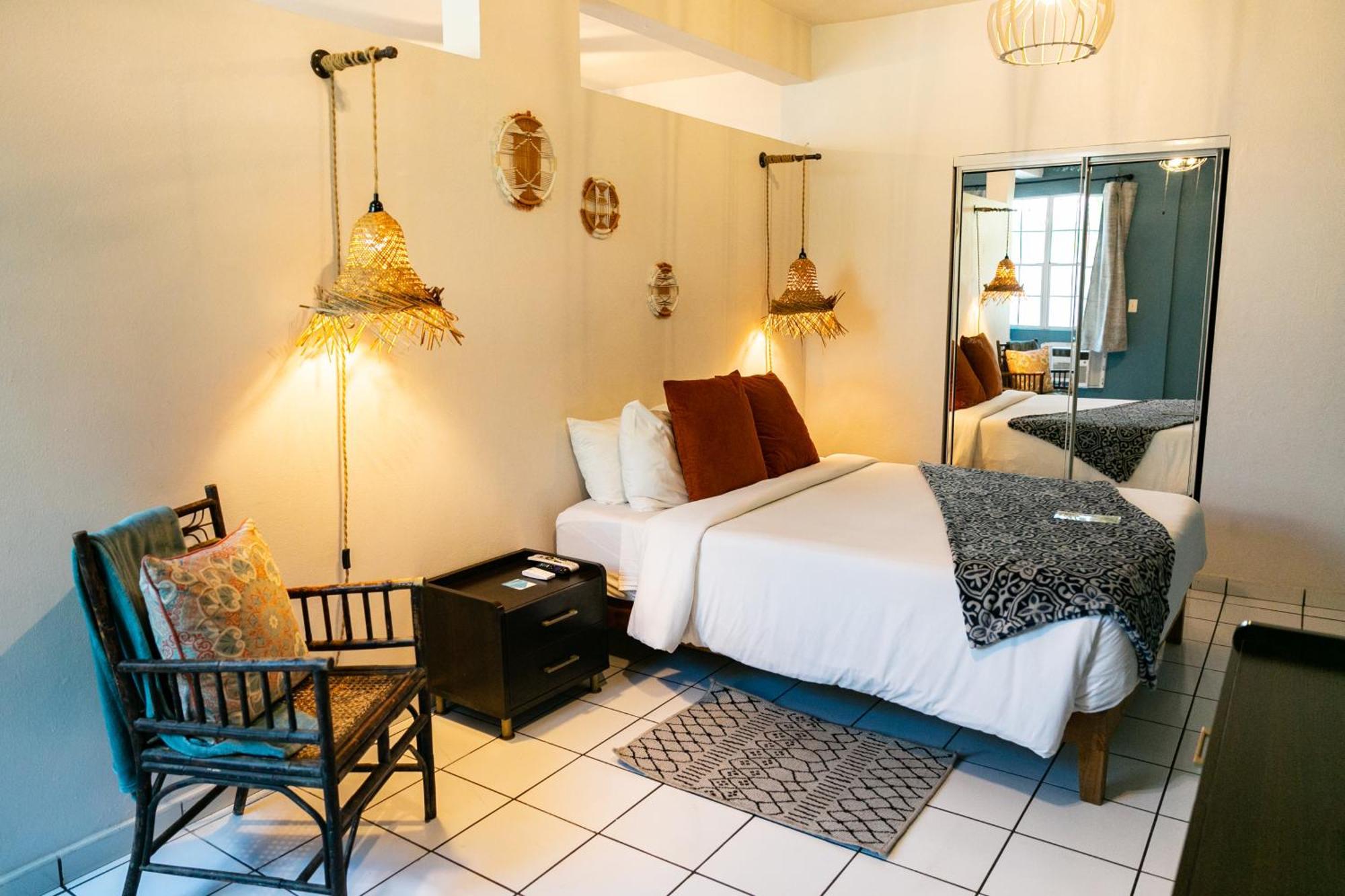 Numero Uno Beach Apartments ซานฮวน ภายนอก รูปภาพ