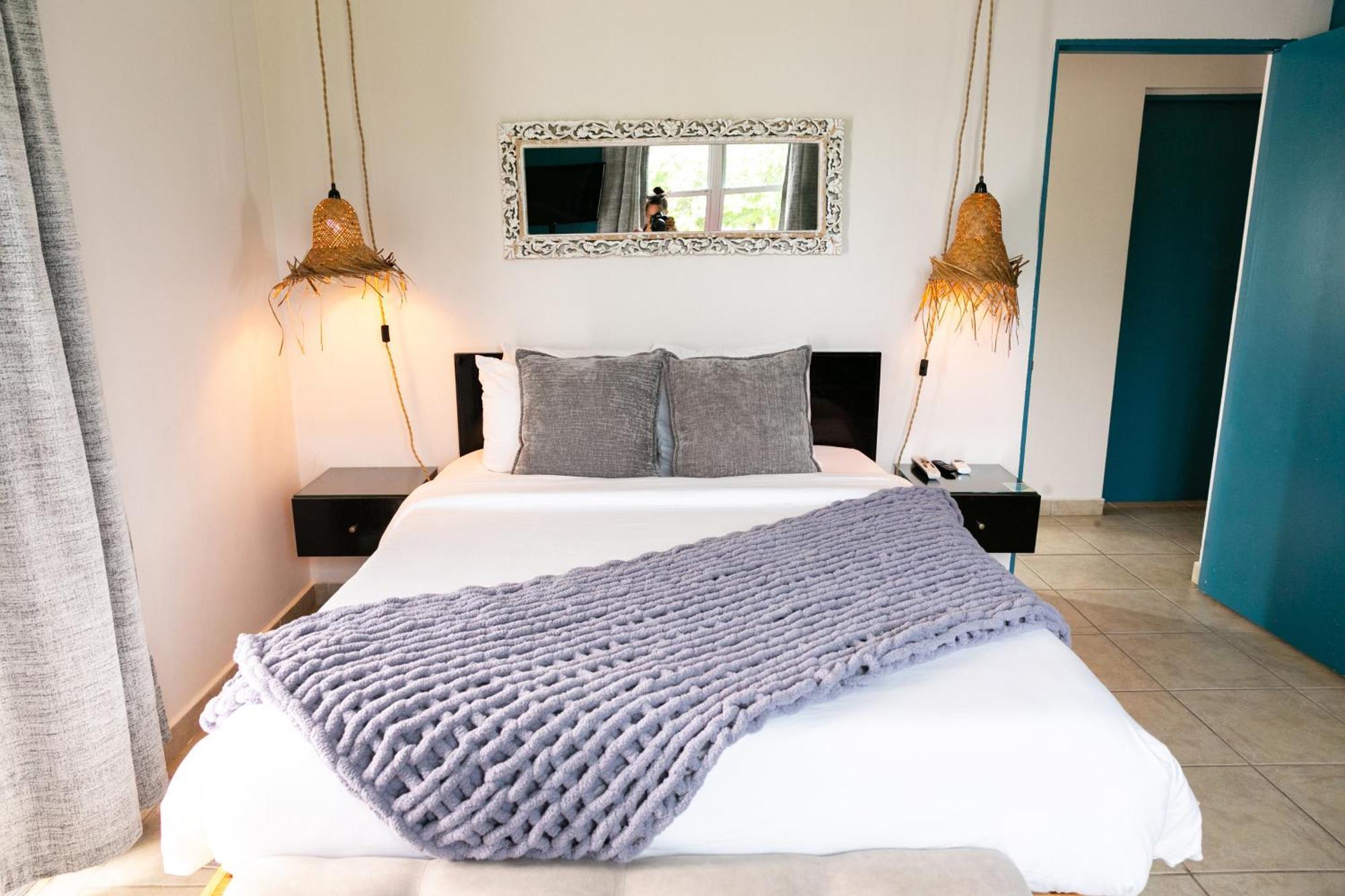 Numero Uno Beach Apartments ซานฮวน ภายนอก รูปภาพ